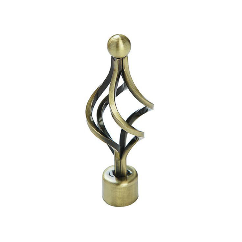 Iarann ​​ceithre-sreang twist Cuirtín Finial